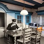 Holiday home Het Sluiswachtershuisje Maassluis