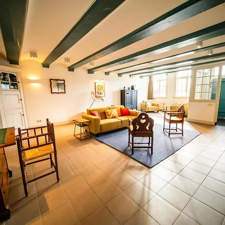 別荘 Het Sluiswachtershuisje